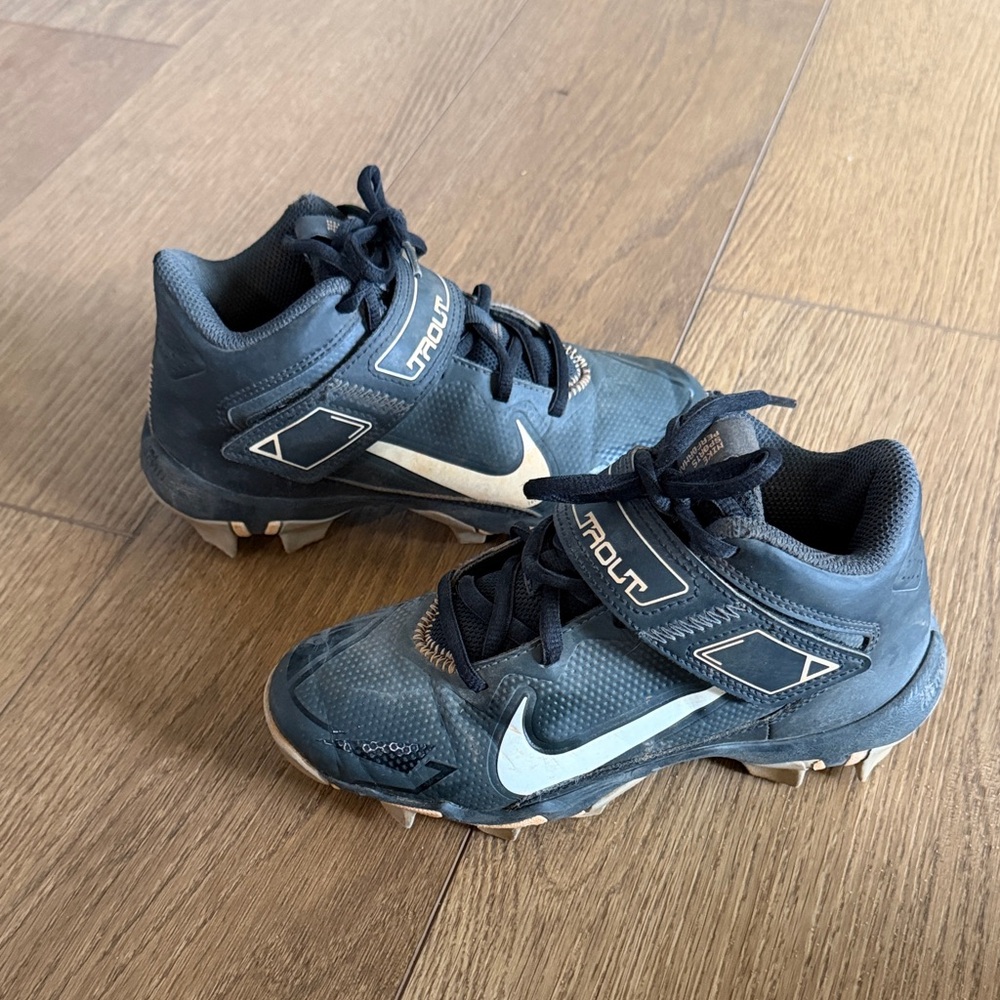 Nike Dark Blue Baseball Cleats with White Accents